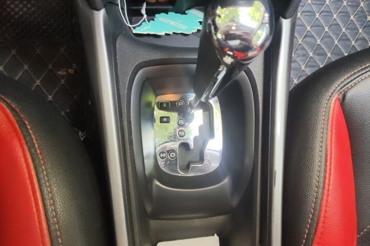 Used Peugeot 2008 2014 1.6L Automatic Fashion Edition Gear Lever