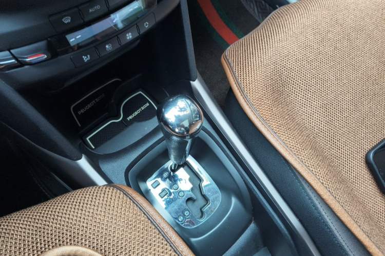 Used Peugeot 2008 2014 1.6L Automatic Fashion Edition Gear Lever