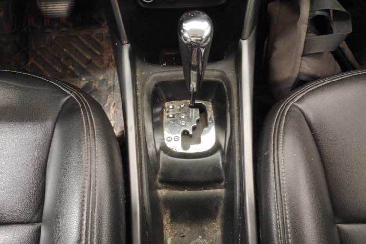 Used Peugeot 2008 2014 1.6L Automatic Trend Edition Gear Lever