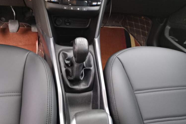 Used Peugeot 2008 2014 1.6L Manual Fashion Edition Gear Lever