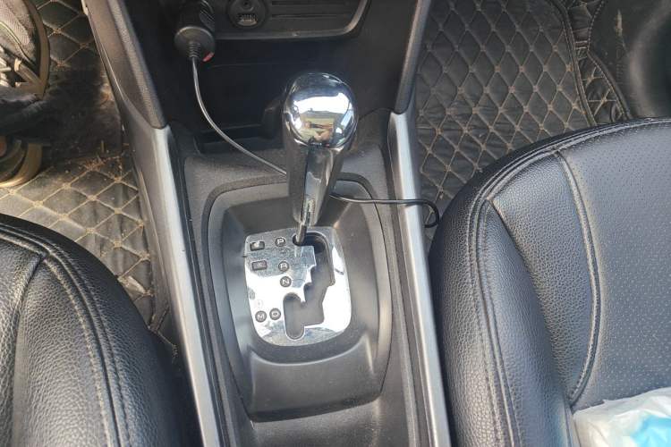 Used Peugeot 2008 2014 1.6L Automatic Fashion Edition Gear Lever