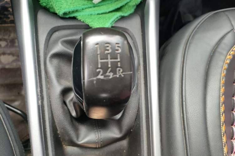 Used Peugeot 2008 2014 1.6L Manual Fashion Edition Gear Lever
