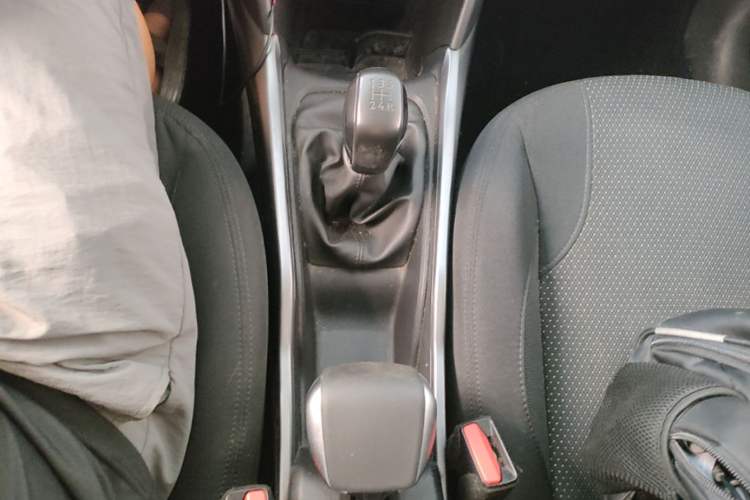 Used Peugeot 2008 2014 1.6L Manual Fashion Edition Gear Lever