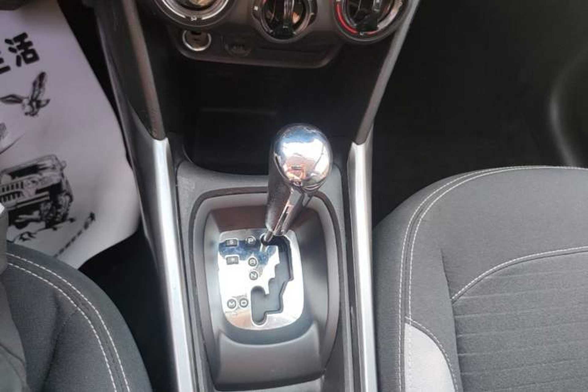 Used Peugeot 2008 2014 1.6L Automatic Trend Edition Gear Lever