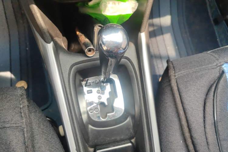 Used Peugeot 2008 2014 1.6L Automatic Trend Edition Gear Lever