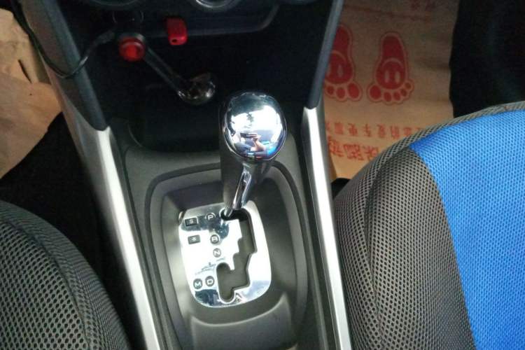 Used Peugeot 2008 2014 1.6L Automatic Trend Edition Gear Lever