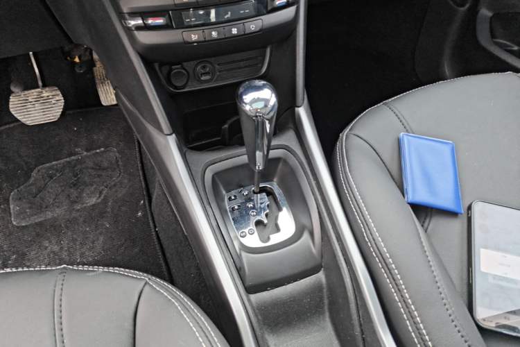 Used Peugeot 2008 2014 1.6L Automatic Fashion Edition Gear Lever