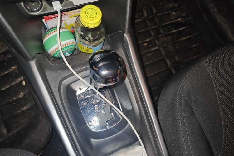 Used Peugeot 2008 2014 1.6L Automatic Fashion Edition Gear Lever