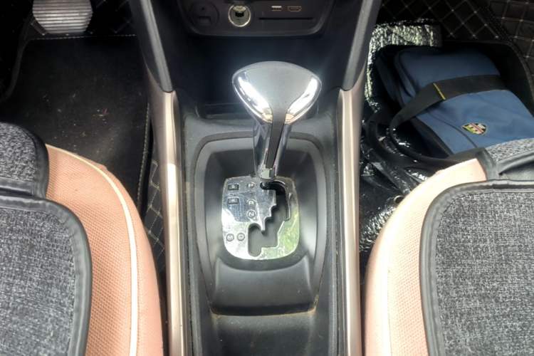 Used Peugeot 2008 2014 1.6L Automatic Fashion Edition Gear Lever