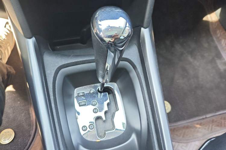 Used Peugeot 2008 2014 1.6L Automatic Fashion Edition Gear Lever