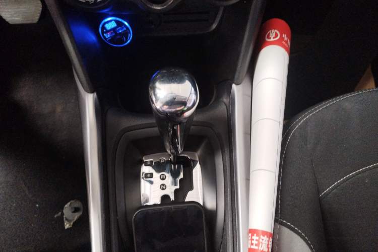 Used Peugeot 2008 2014 1.6L Automatic Trend Edition Gear Lever