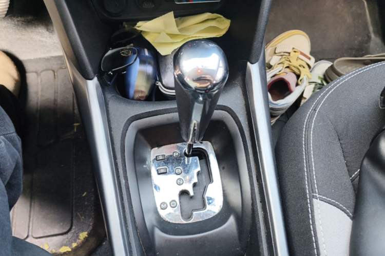 Used Peugeot 2008 2014 1.6L Automatic Trend Edition Gear Lever