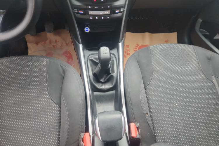 Used Peugeot 2008 2014 1.6L Manual Fashion Edition Gear Lever