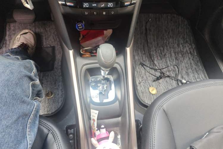Used Peugeot 2008 2014 1.6L Automatic Fashion Edition Gear Lever