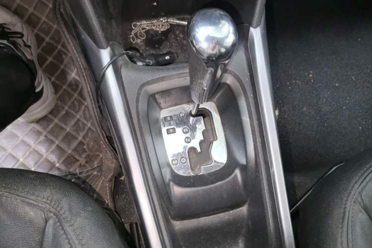 Used Peugeot 2008 2014 1.6L Automatic Trend Edition Gear Lever