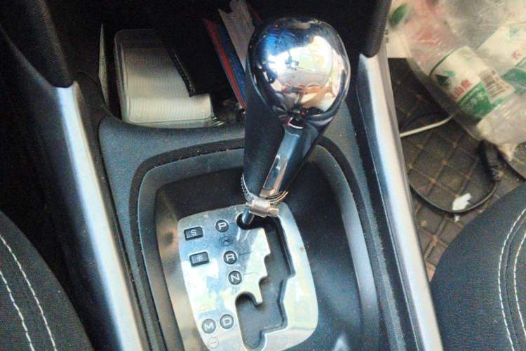 Used Peugeot 2008 2014 1.6L Automatic Trend Edition Gear Lever