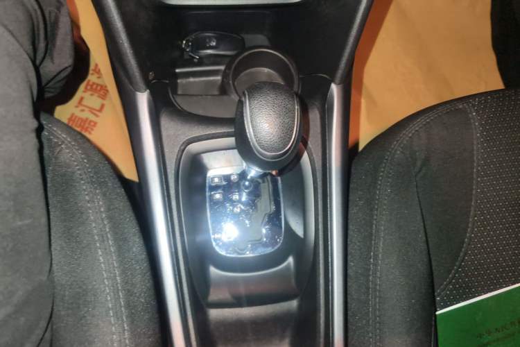 Used Peugeot 2008 2014 1.6L Automatic Navigation Edition Gear Lever
