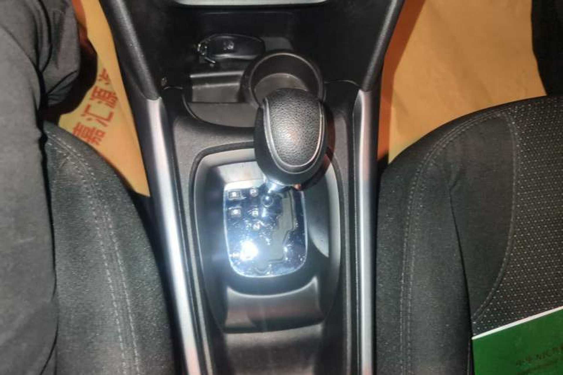 Used Peugeot 2008 2014 1.6L Automatic Navigation Edition Gear Lever