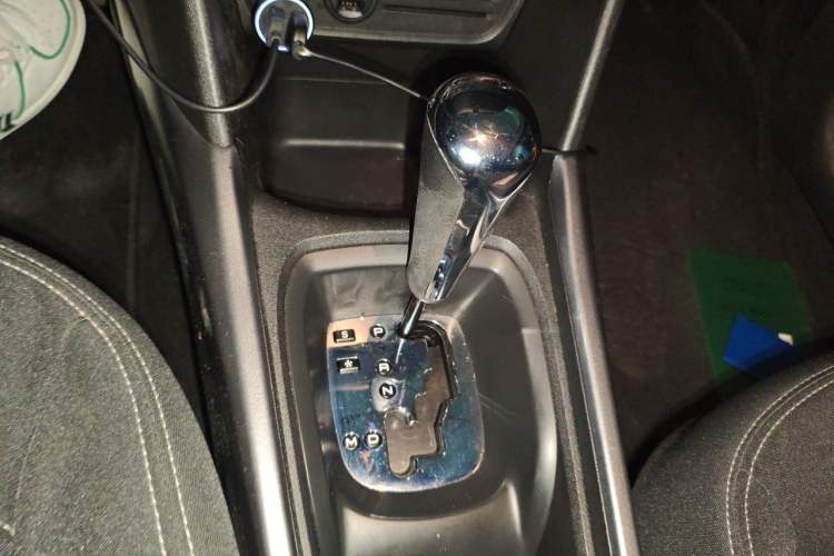 Used Peugeot 2008 2014 1.6L Automatic Trend Edition Gear Lever