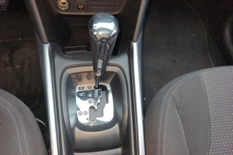 Used Peugeot 2008 2014 1.6L Automatic Trend Edition Gear Lever