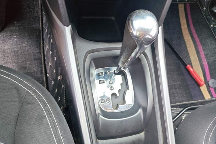 Used Peugeot 2008 2014 1.6L Automatic Trend Edition Gear Lever