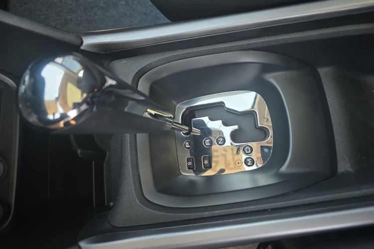 Used Peugeot 2008 2014 1.6L Automatic Fashion Edition Gear Lever