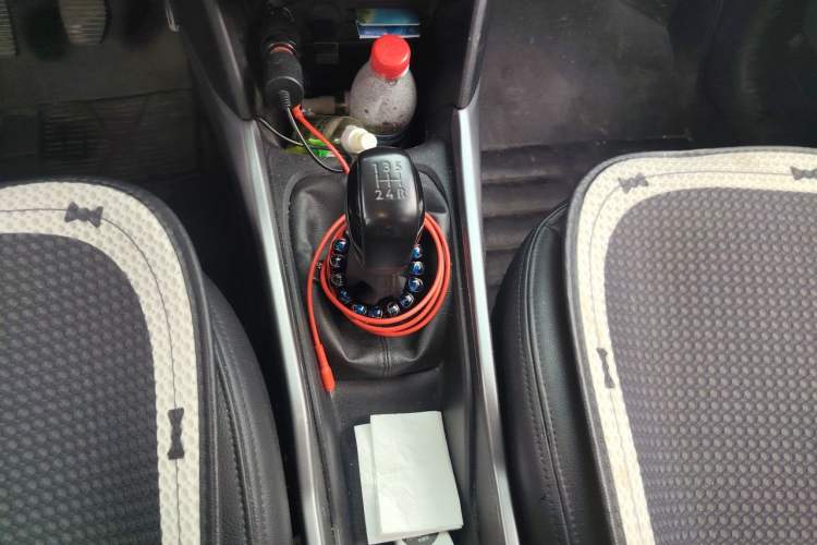 Used Peugeot 2008 2014 1.6L Manual Trend Edition Gear Lever