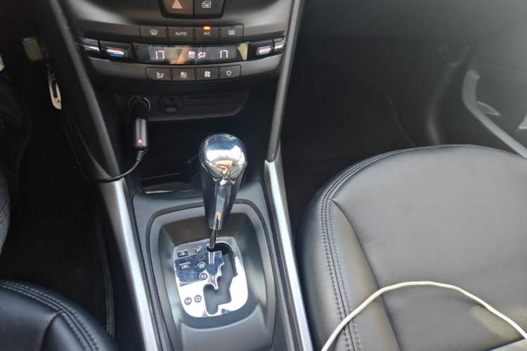 Used Peugeot 2008 2014 1.6L Automatic Fashion Edition Gear Lever