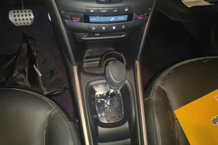 Used Peugeot 2008 2014 1.6L Automatic Navigation Edition Gear Lever