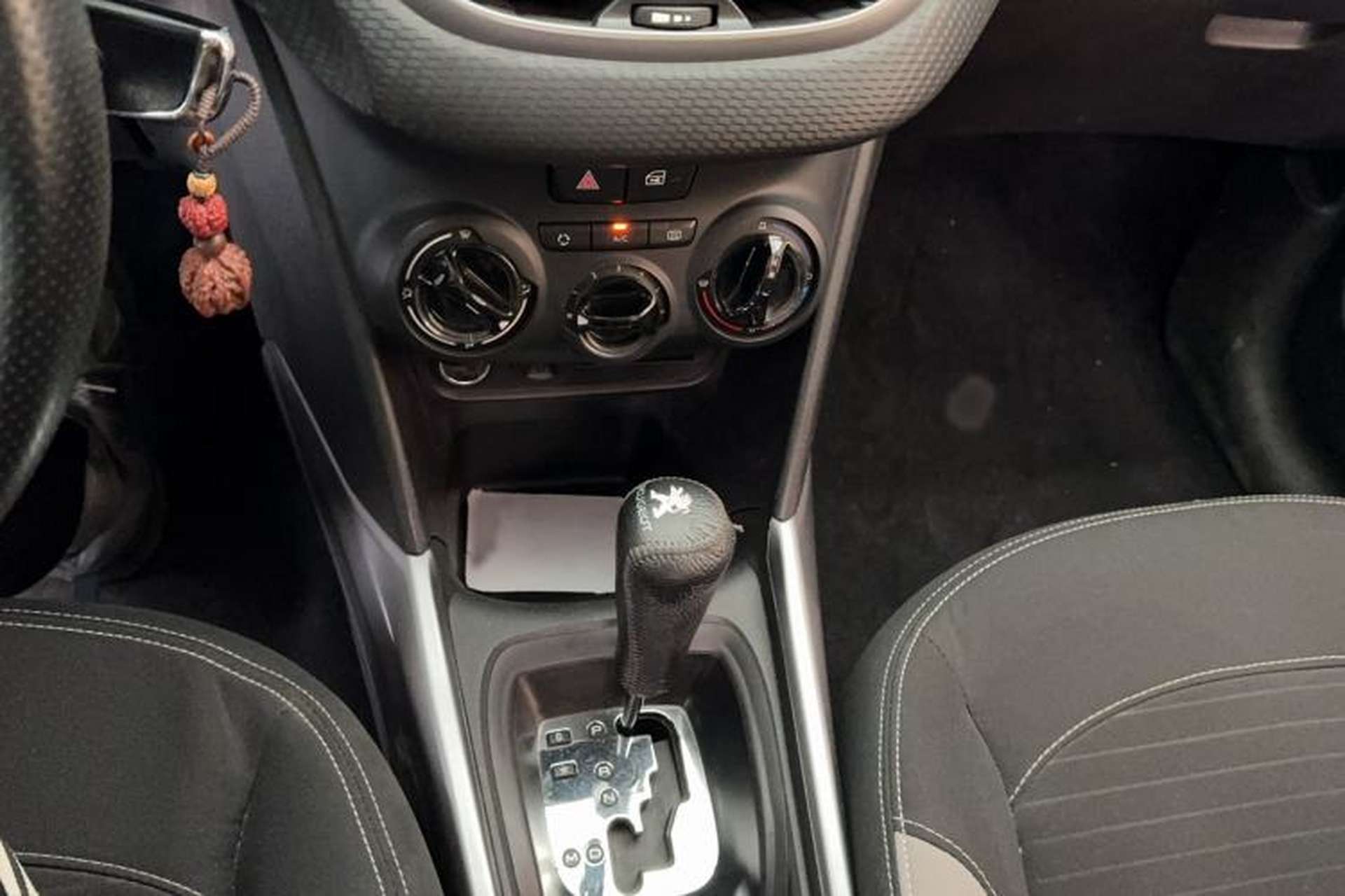 Used Peugeot 2008 2014 1.6L Automatic Trend Edition Gear Lever
