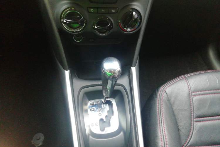 Used Peugeot 2008 2014 1.6L Automatic Trend Edition Gear Lever