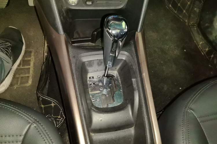 Used Peugeot 2008 2014 1.6L Automatic Fashion Edition Gear Lever