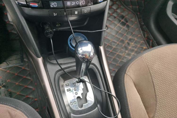 Used Peugeot 2008 2014 1.6L Automatic Fashion Edition Gear Lever
