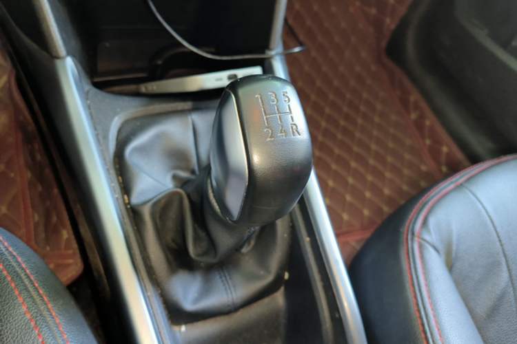 Used Peugeot 2008 2014 1.6L Manual Fashion Edition Gear Lever