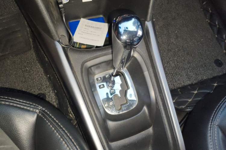 Used Peugeot 2008 2014 1.6L Automatic Trend Edition Gear Lever