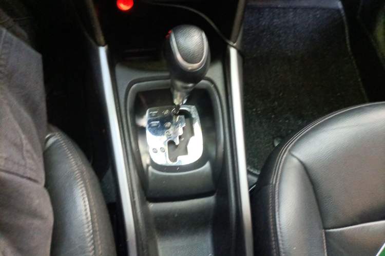 Used Peugeot 2008 2014 1.6L Automatic Navigation Edition Gear Lever