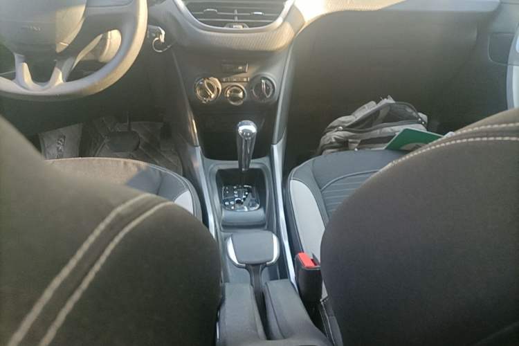 Used Peugeot 2008 2014 1.6L Automatic Trend Edition Gear Lever