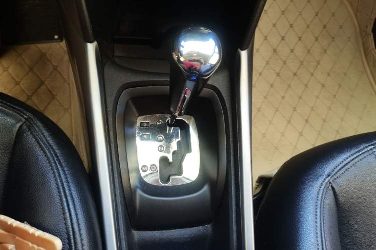 Used Peugeot 2008 2014 1.6L Automatic Fashion Edition Gear Lever