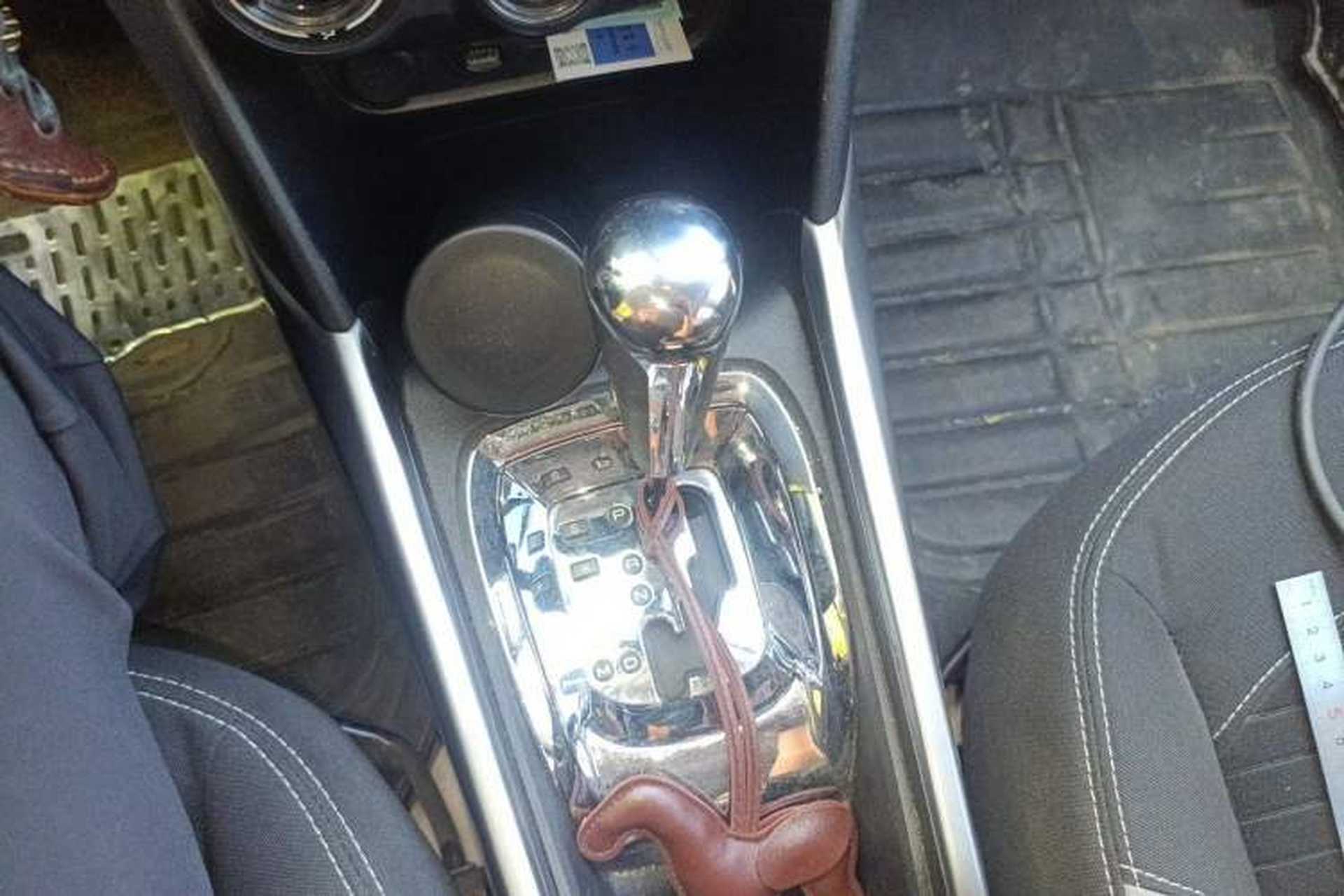 Used Peugeot 2008 2014 1.6L Automatic Trend Edition Gear Lever
