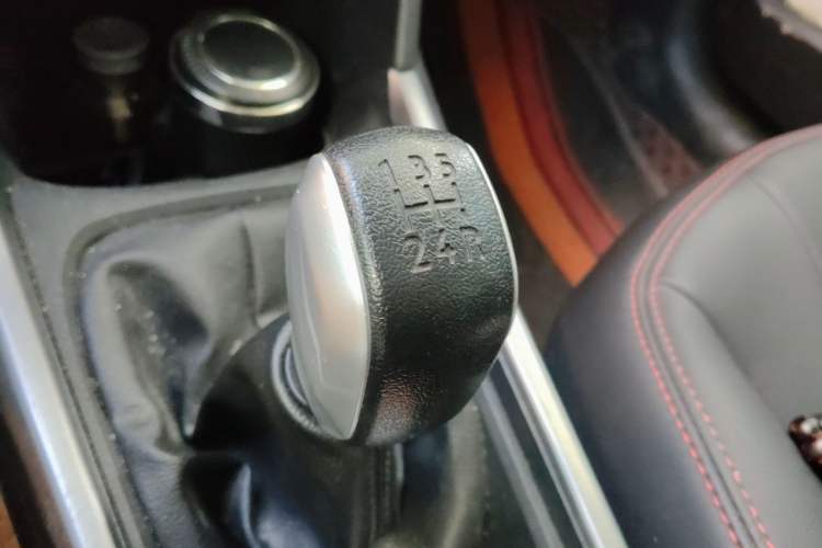 Used Peugeot 2008 2014 1.6L Manual Fashion Edition Gear Lever