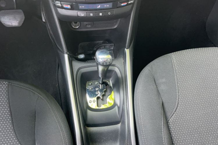 Used Peugeot 2008 2014 1.6L Automatic Fashion Edition Gear Lever