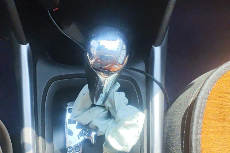Used Peugeot 2008 2014 1.6L Automatic Trend Edition Gear Lever