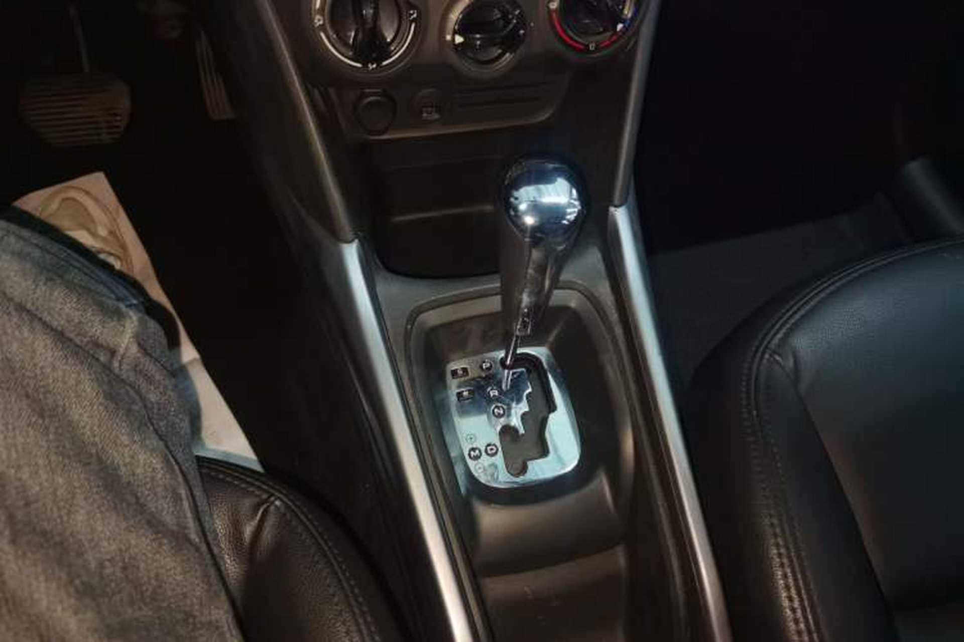 Used Peugeot 2008 2014 1.6L Automatic Trend Edition Gear Lever
