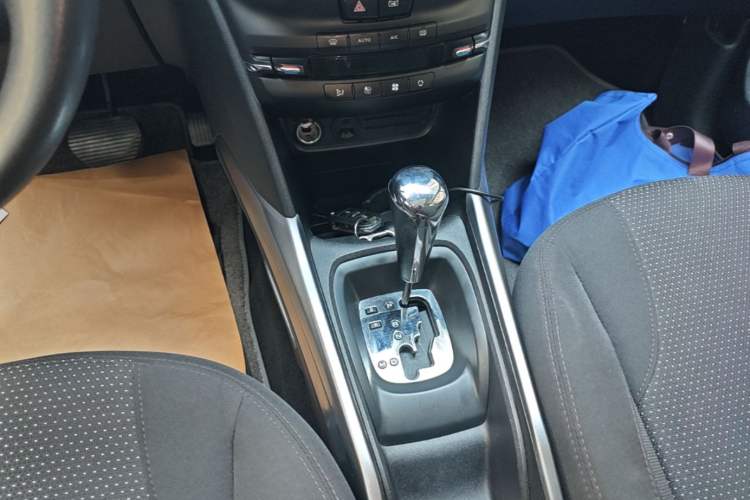 Used Peugeot 2008 2014 1.6L Automatic Fashion Edition Gear Lever