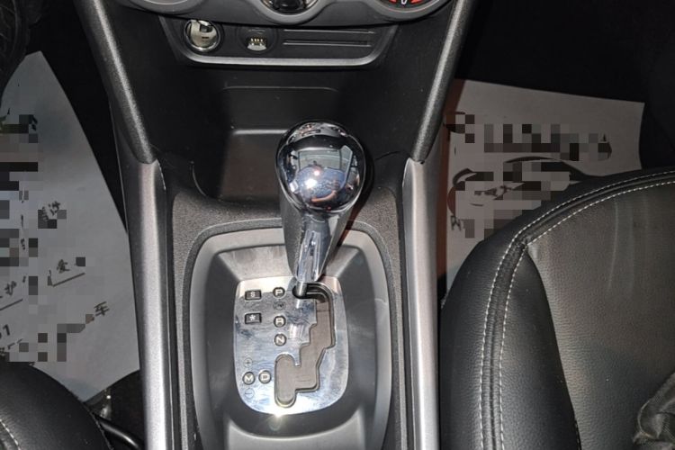 Used Peugeot 2008 2014 1.6L Automatic Trend Edition Gear Lever