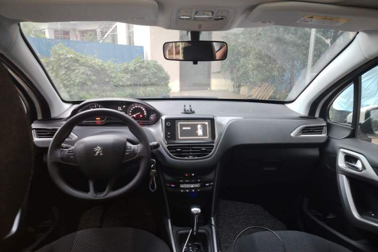 Used Peugeot 2008 2014 1.6L Automatic Fashion Edition Headliner