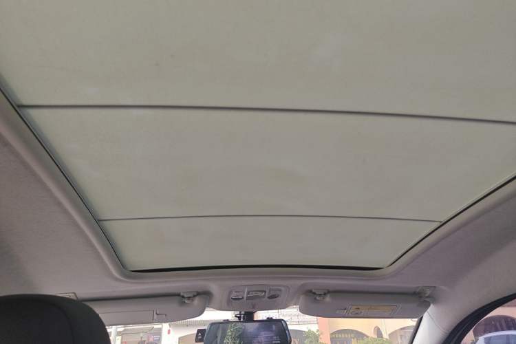 Used Peugeot 2008 2014 1.6L Automatic Fashion Edition Headliner