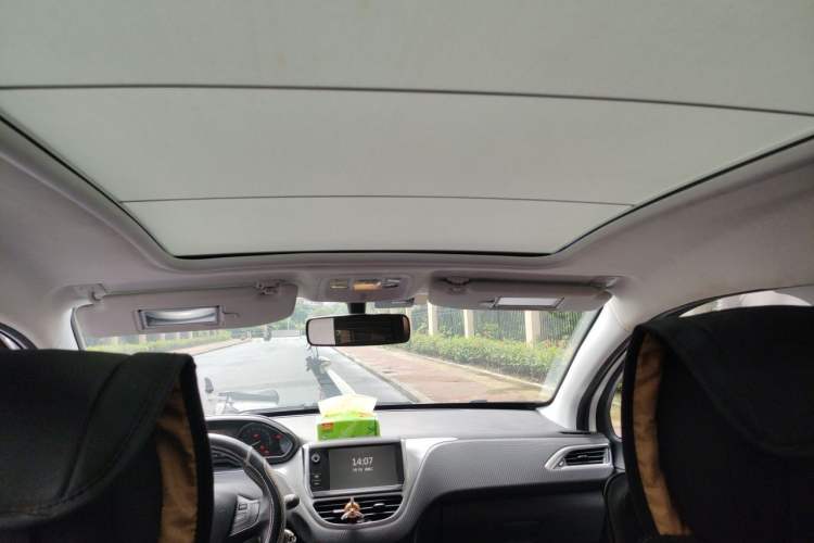 Used Peugeot 2008 2014 1.6L Manual Fashion Edition Headliner