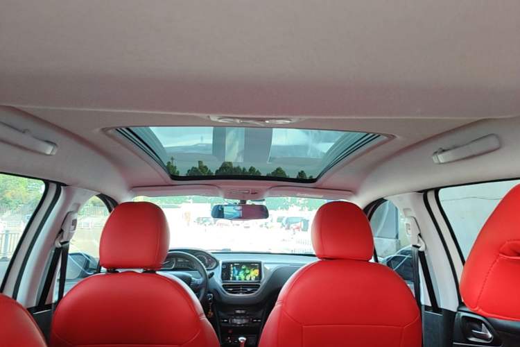 Used Peugeot 2008 2014 1.6L Automatic Fashion Edition Headliner