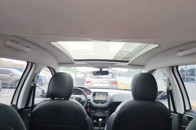 Used Peugeot 2008 2014 1.6L Automatic Fashion Edition Headliner